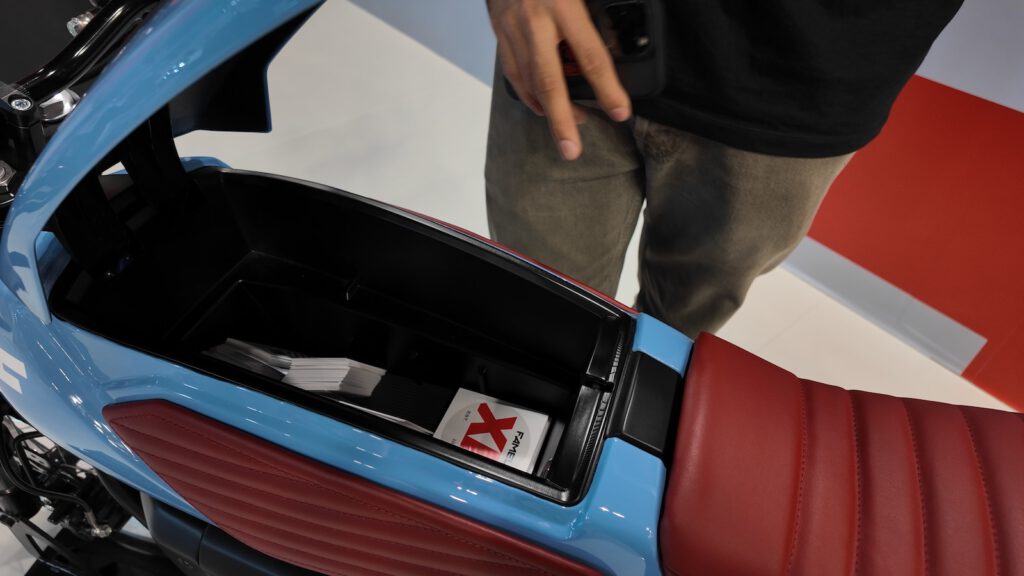 Staufach der Famel EX-F im Tank