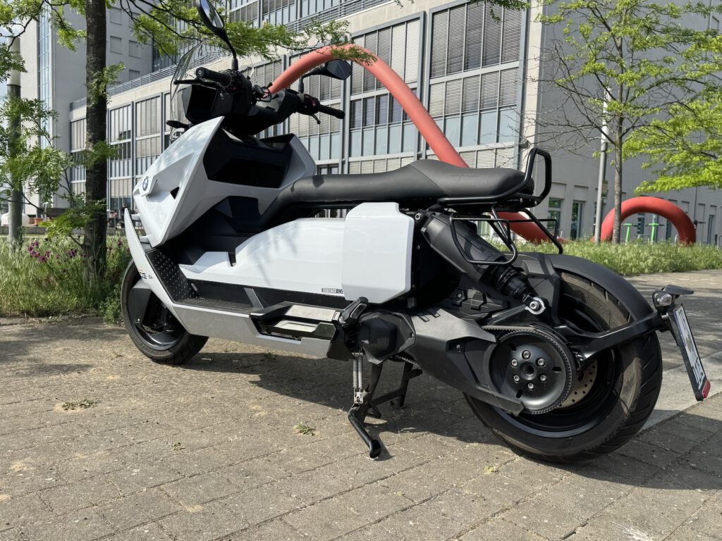 BMW CE04